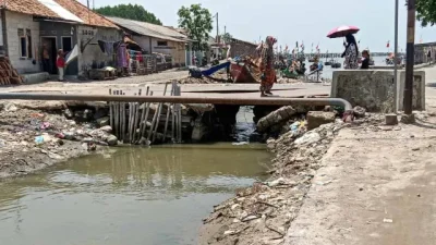 jembatan-kali-peng-serang-rusak-parah-plat-besi-dprd-panggil-pu
