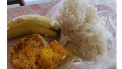 program-mbg-pandeglang-makanan-bungkus-kresek-sppg-surianeun-patia