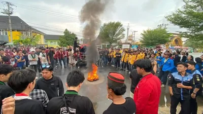 demo-mahasiswa-bengkulu-tuntut-kesejahteraan-guru-dprd-2026