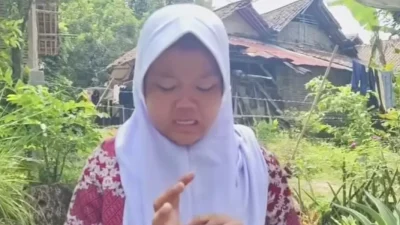 akses-jalan-cikedal-pandeglang-dipagar-kawat-berduri-viral-2026