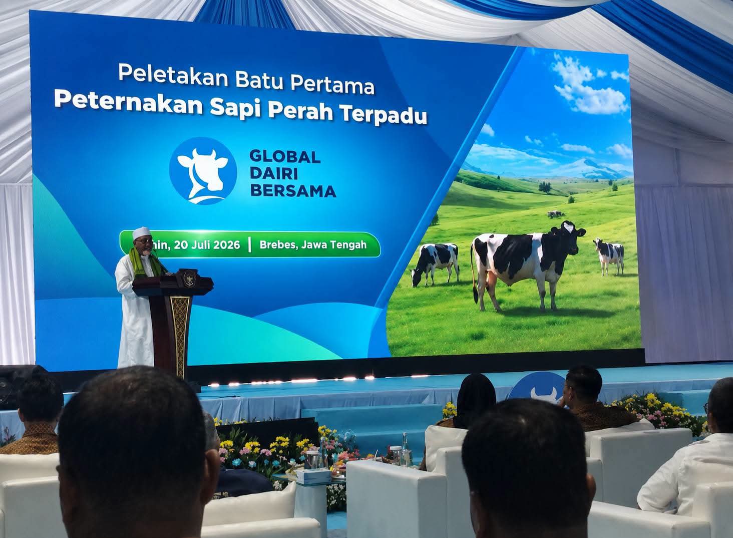 peletakan-batu-pertama-peternakan-sapi-perah-gdb-brebes