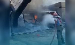 kebakaran-warung-dan-mobil-sampah-kronjo-tangerang