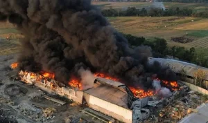 gudang-limbah-non-b3-terbakar-di-larangan-brebes