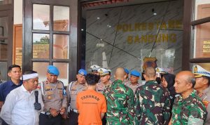 gubernur-jawa-barat-dedi-mulyadi-saat-menginterogasi-pelaku-sdt9