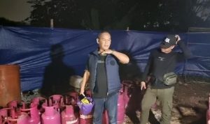 polisi-menggerebek-gudang-diduga-tempat-pengolosan-gas-di-gunung-putri-bogor-1786340472898_169